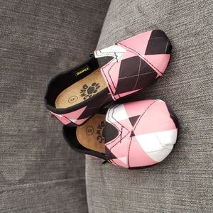 DAWGS Sz 5 Infant/Toddler Kaymann Slip-ons